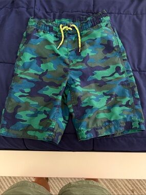 GAP Boys Blue Green Camo Swim Trunks with Yellow Drawstring - L Boys size 10